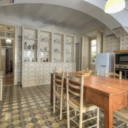 Angel's Classic Portuguese Palace Apartment