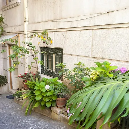 Angel's Classic Portuguese Palace Apartman *
